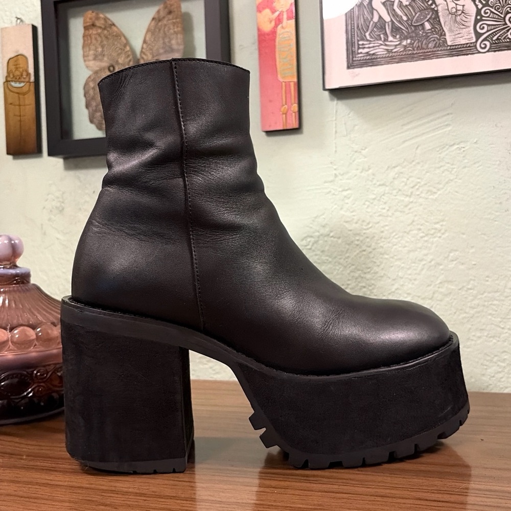 ⚡️UNIF Bonnie Platform Ankle Boots⚡️
